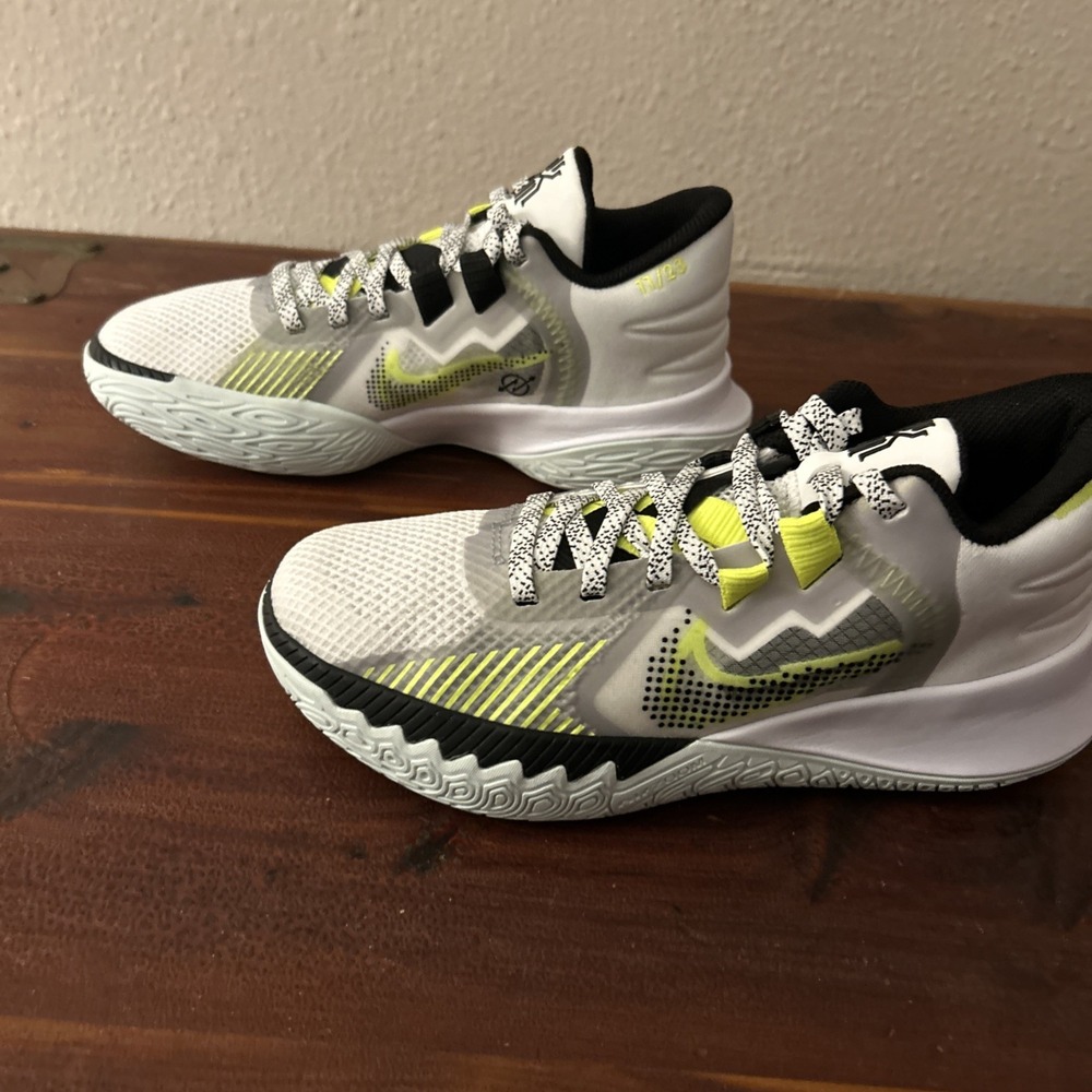 NIKE KYRIE‎ FLYTRAP V SUMMIT WHITE/BLACK SIZE MEN'S 4, Women's 5.5 [CZ4100-101] - Picture 8 of 12